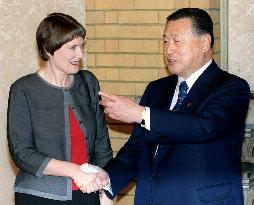 Mori, Clark agree to expand trade, differ on whaling, tuna